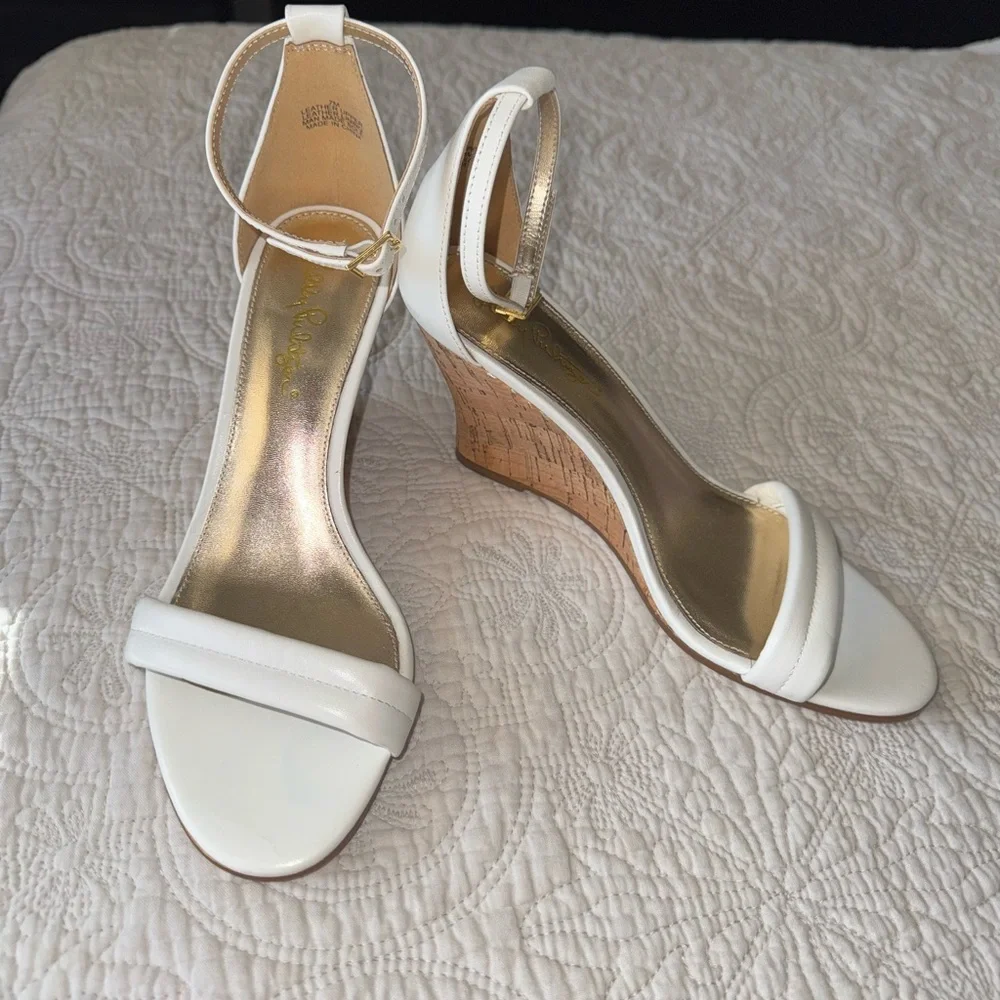 Lilly Pulitzer White Ankle Strap Wedge Sandals, size 7, New
